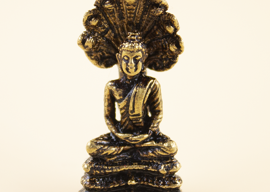 Buda y la serpiente de 7 cabezas en miniatura de bronce