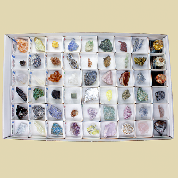 Caja con 54 minerales